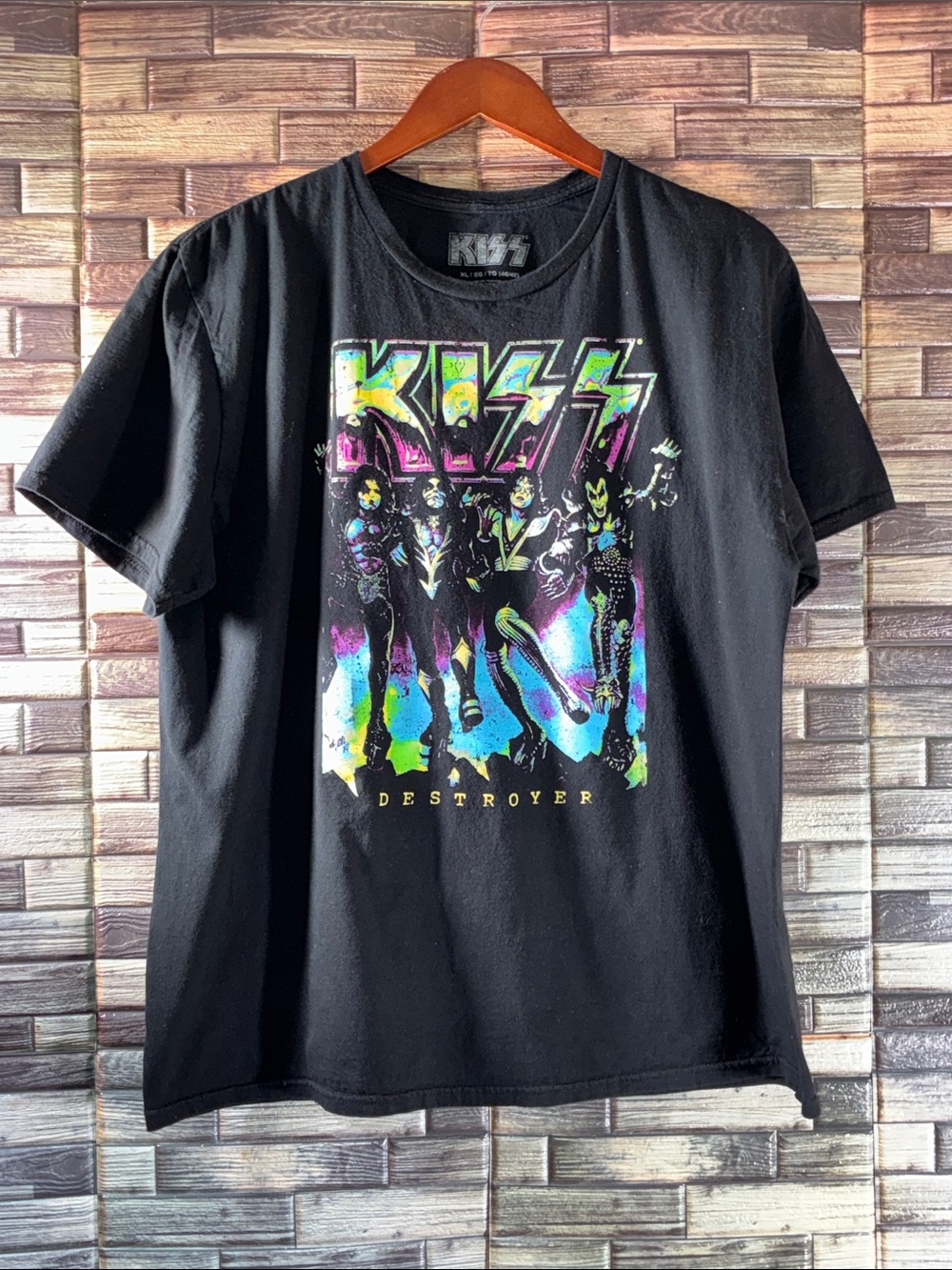 Pre Owned XL Kiss Black Short Sleeve Tee with Neon Multicolor Destroyer Graphic